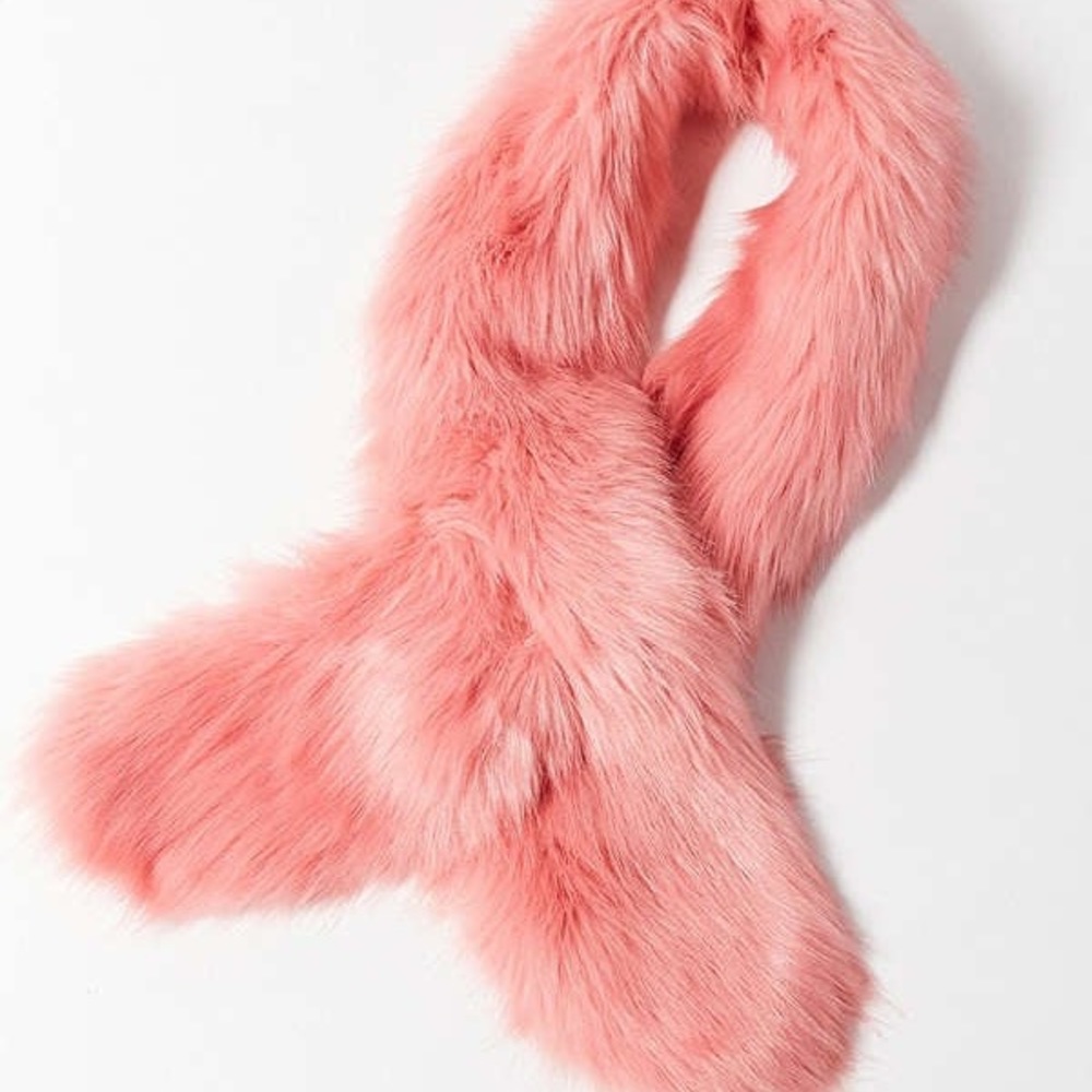 🆕NWT Urban Outfitters Faux Fur Ascot / Scarf - Picture 3 of 16